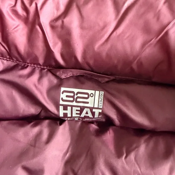 32 degrees heat quilted puffer vest Burgundy lightweight. Great for travel sizeM - Picture 6 of 10
